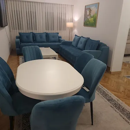 Turquoise Apartment *